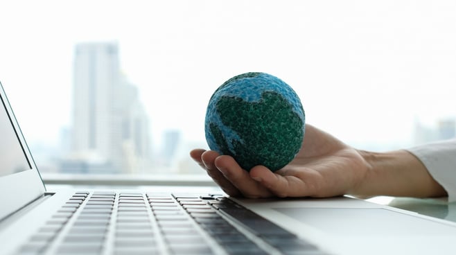 7 Mistakes Businesses Make When Launching A Global Social Selling Program compressed